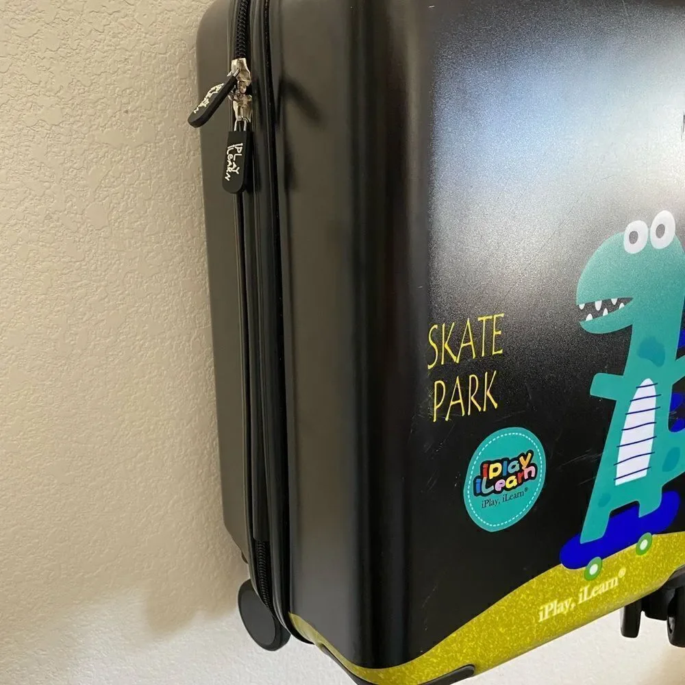 iPlay iLearn Kids Carry On Luggage NWOT